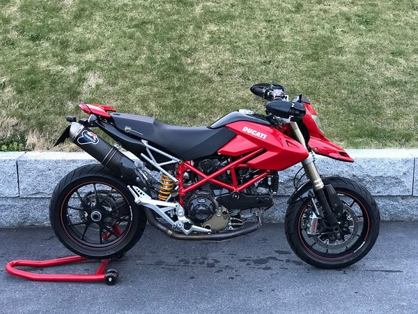 2009 Hypermotard 1100S