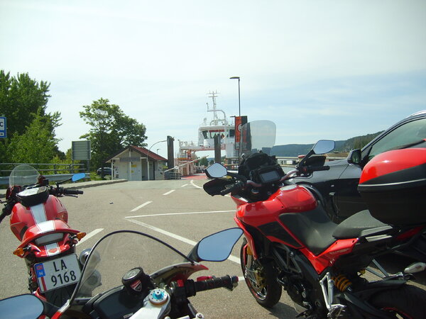 S6001384.JPG